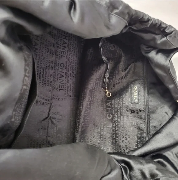 Chanel Large CC Hobo Bag Black and Gold Chain - Picture 6 of 15